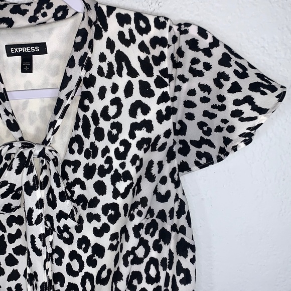 Express White Leopard Animal Print Midi Work Flutter Sleeve Dress size Small - Picture 10 of 16